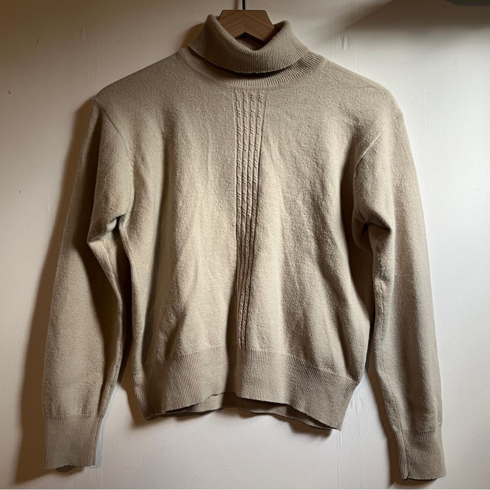 VTG Rena Rowan Lambswool Cream Turtleneck Sweater
